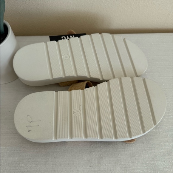 New Madden NYC Tan Platform Espadrille Slide Sandals - Picture 9 of 9